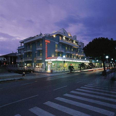 Hotel Miramare Bibione Bagian luar foto